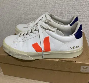 VEJA CAMPO 화이트 스니커즈 베자