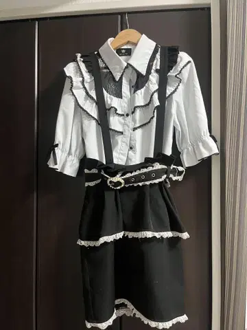ROJITA 상의 스커트 세트