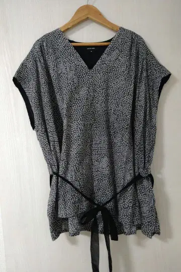 파드칼레 프렌치 슬리브 올 패턴 블라우스 차콜 그레이 M 사이즈