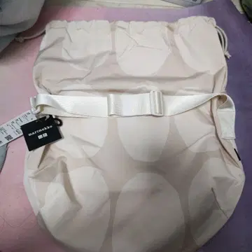UNIQLO 마리메꼬 베이지 드로우 스트링 백