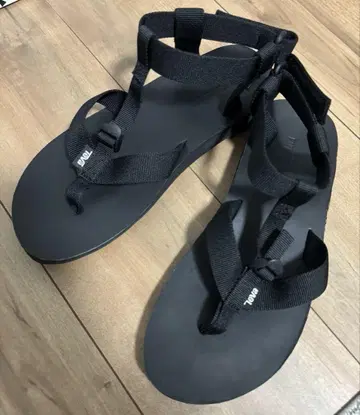 teva 테바 x 캡틴선샤인 앰피비언 블랙 26cm
