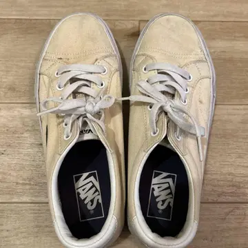 Vans 아이보리 스니커즈 23.5cm