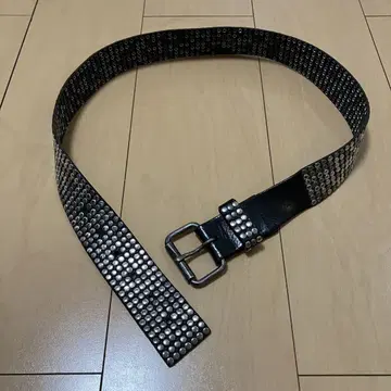 HTC 스터드 벨트