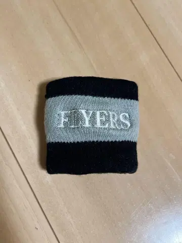 SKY-HI FLYERS 리스트 밴드