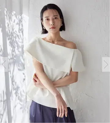 [ ur's ] 케이프 디자인 페플럼 상의 (화이트 S)