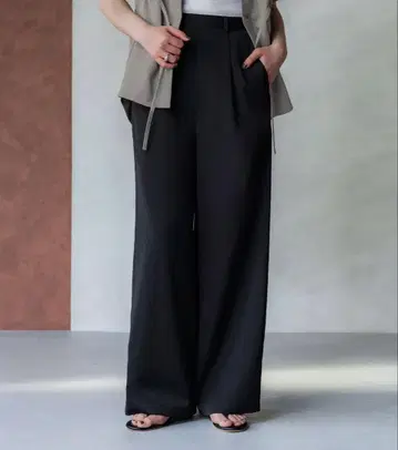 crewre 워셔블 새틴 슬랙스 black 사이즈 1