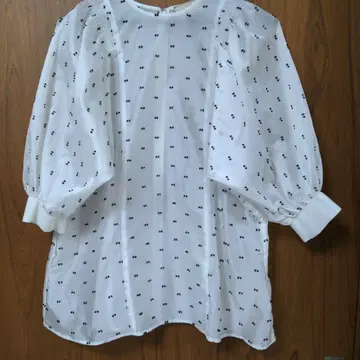 유나이티드 애로우즈 블라우스 화이트