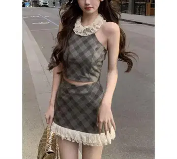 그레이 계열 체크 프릴 셋업 미사용 새상품