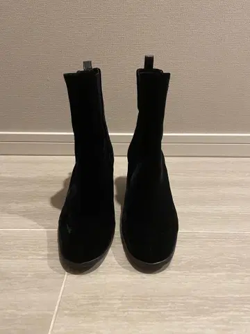 블랙 벨로아 사이드 고어 부티 미들힐