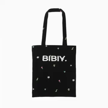 B. STARRY TOTE BAG