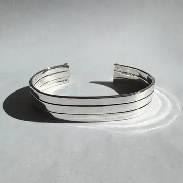 Sunny Side 'Tangin' Three Line Bangle