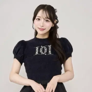 Dairch 다리치 팬시 비즈 DD 로고 니트 탑 BLK