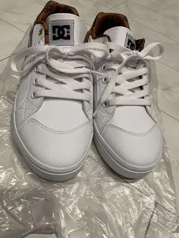DC 화이트 스니커즈 DCshoes 로고 스니커즈