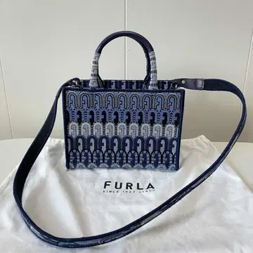 FURLA 훌라 2WAY 블루 계열 에스닉 컴팩트