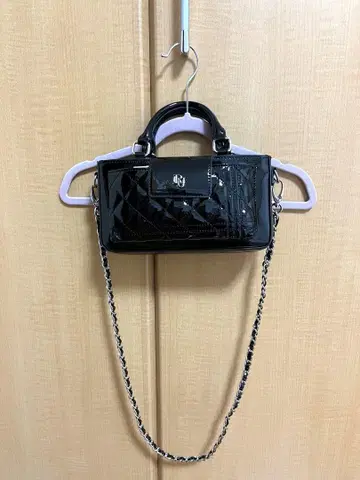 Riu 숄더백 Enamel quilting phone bag