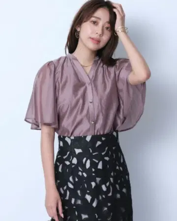 플레어 슬리브 블라우스 저스길리티