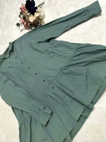 밴야드 스톰 완판 그린 카라 플레어 상의