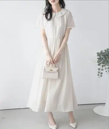 플랫 칼라 플레어 원피스