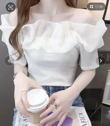 Deux Amour 시어 프릴 오프숄더 이소재 베어 탑