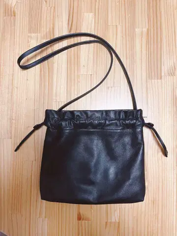 북유럽 분류하기 좋은 가죽 복조리 미니백 블랙