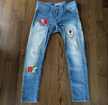 e JEANS 이지 x 스누피 와펜 부착 데미지 가공 데님