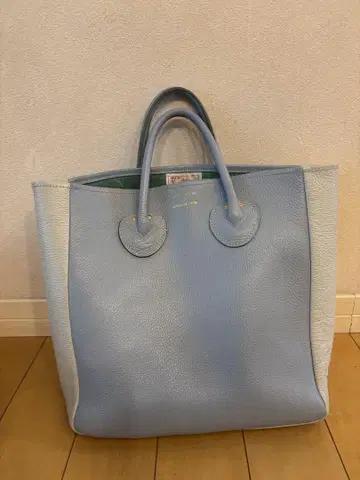 영앤올슨 토트백 별주 투모로우랜드 블루와 화이트 2가지 색상