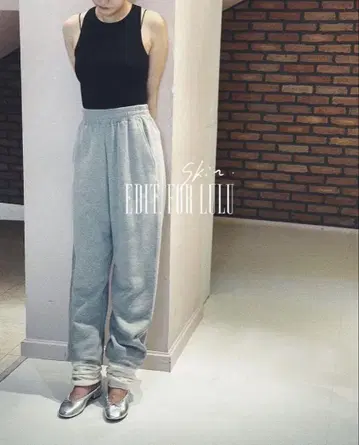 EDITFORLULU 에디트포올 skin 콜라보 맨투맨 새상품