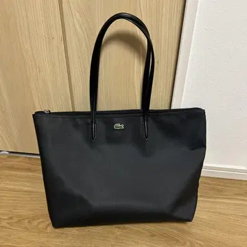 LACOSTE(라코스테) 쁘띠 피케 라지 토트백 블랙