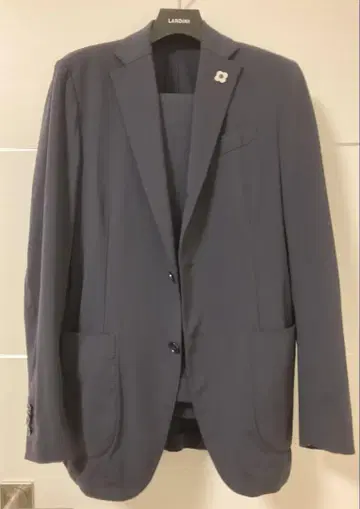 LARDINI 네이비 패커블 셋업 48
