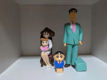 짱구는 못말려 가족 사진 피규어
