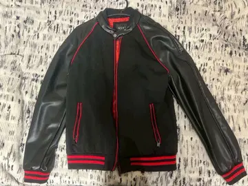 GUESS 바시티 자켓 블랙 레드