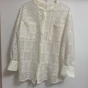 화이트 레이스 긴팔 셔츠