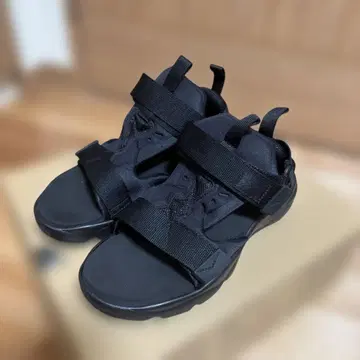 Reebok 샌들 26cm