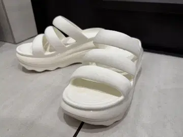 crocs 메가 크러쉬 트리플 스트랩 23cm