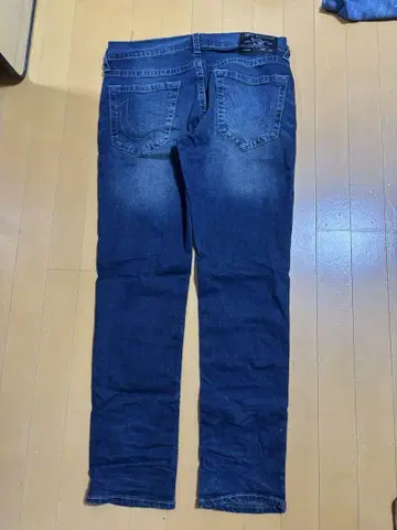True Religion 다크 블루 슬림 핏 데님