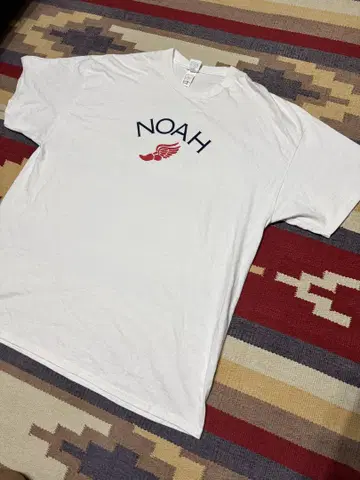 NOAH 티셔츠