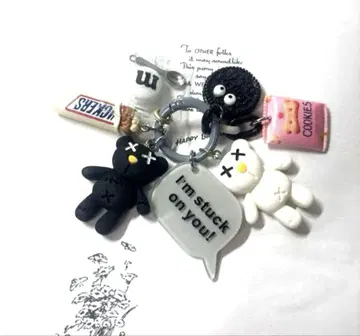 [ black x white? ] 자라자라 키링
