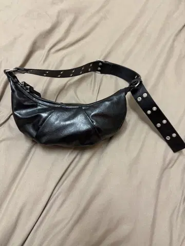 zara 숄더백