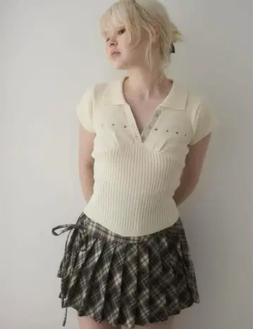 Lindsay logo tops andmary