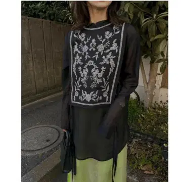 EMBROIDERY APRON BLOUSE 블랙