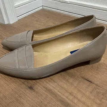 매킨토시 필로소피 펌프스 베이지 에나멜 23.5cm