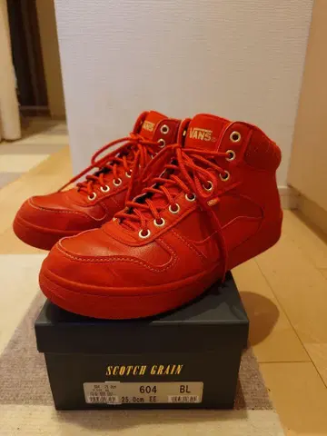 새상품급 VANS 마그나 하이컷 스니커즈 27.0cm 레드 남성용