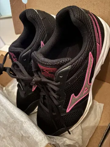 Mizuno 블랙 핑크 러닝화 24cm