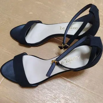 [새상품급] Le Talon 앵클 스트랩 샌들 블랙 23.5cm