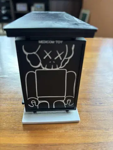 Kaws Kubrick Medicom Toy Bus Stop 레어 한정판