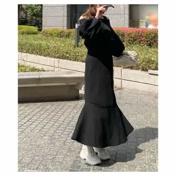 [완판템] ROYALPARTY 퍼프 슬리브 레이어드 머메이드 니트 원피스