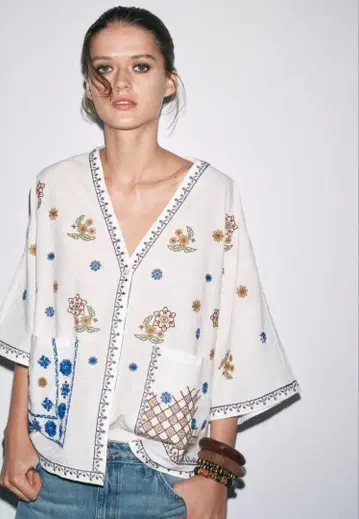 택 포함 새상품 ZARA 플라워 자수 블라우스 S 사이즈
