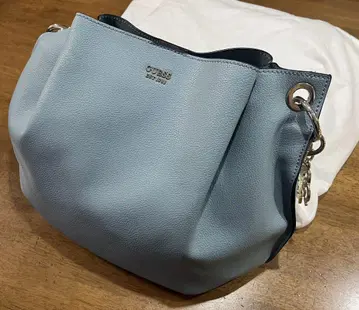 GUESS 라이트 블루 핸드백