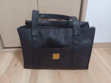 MCM 블랙 토트백 비세토스 패턴