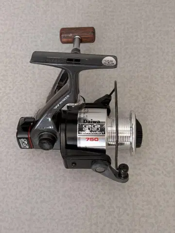 Daiwa Tournament SS750 낚시릴